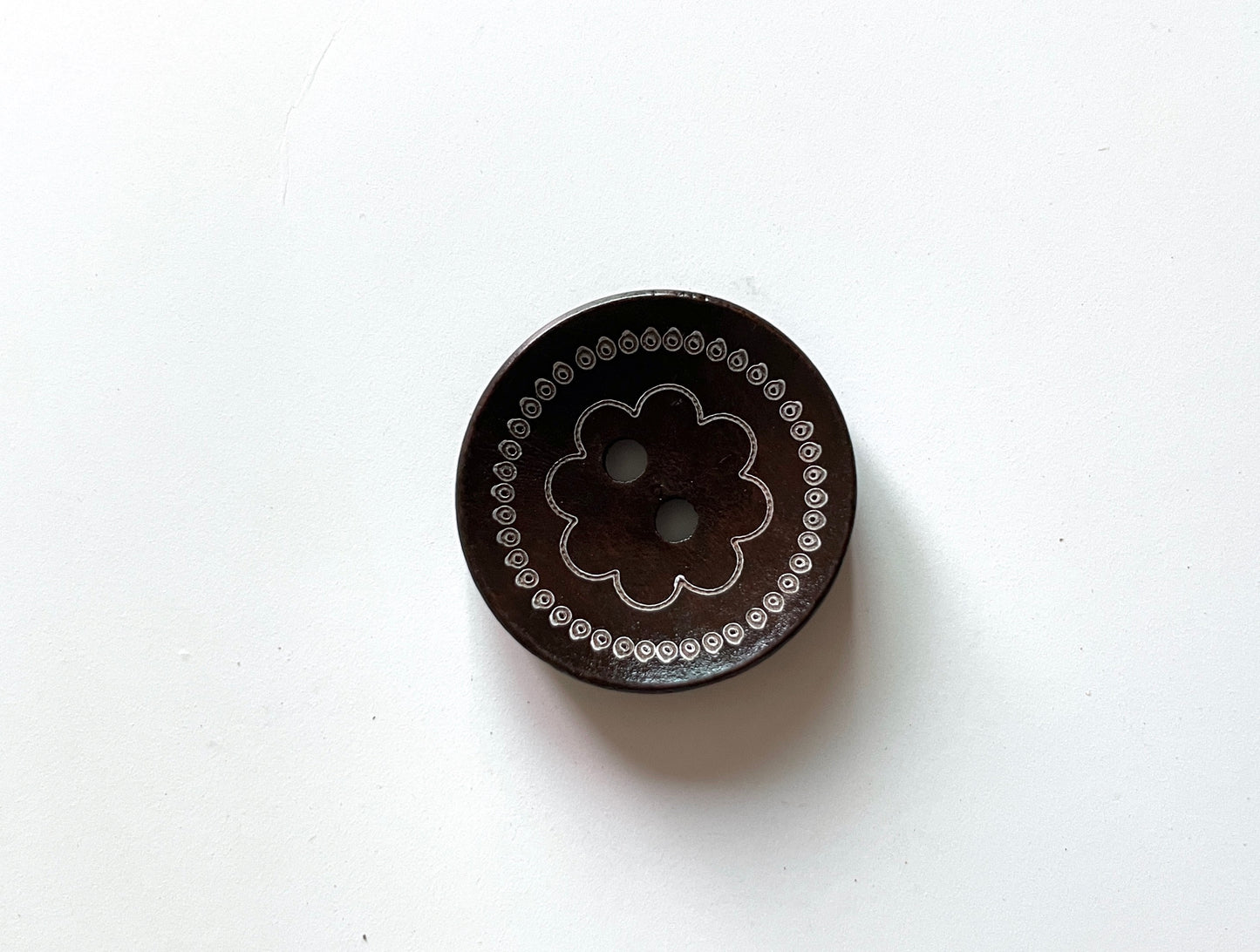 Wooden Buttons - pack of 6 - WB003
