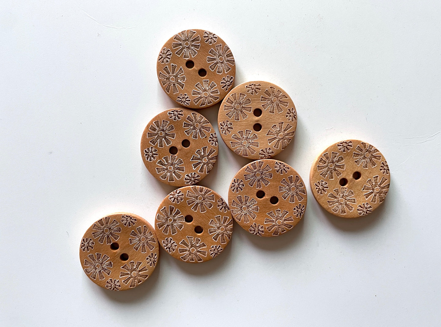 Wooden Buttons - pack of 6 - WB005