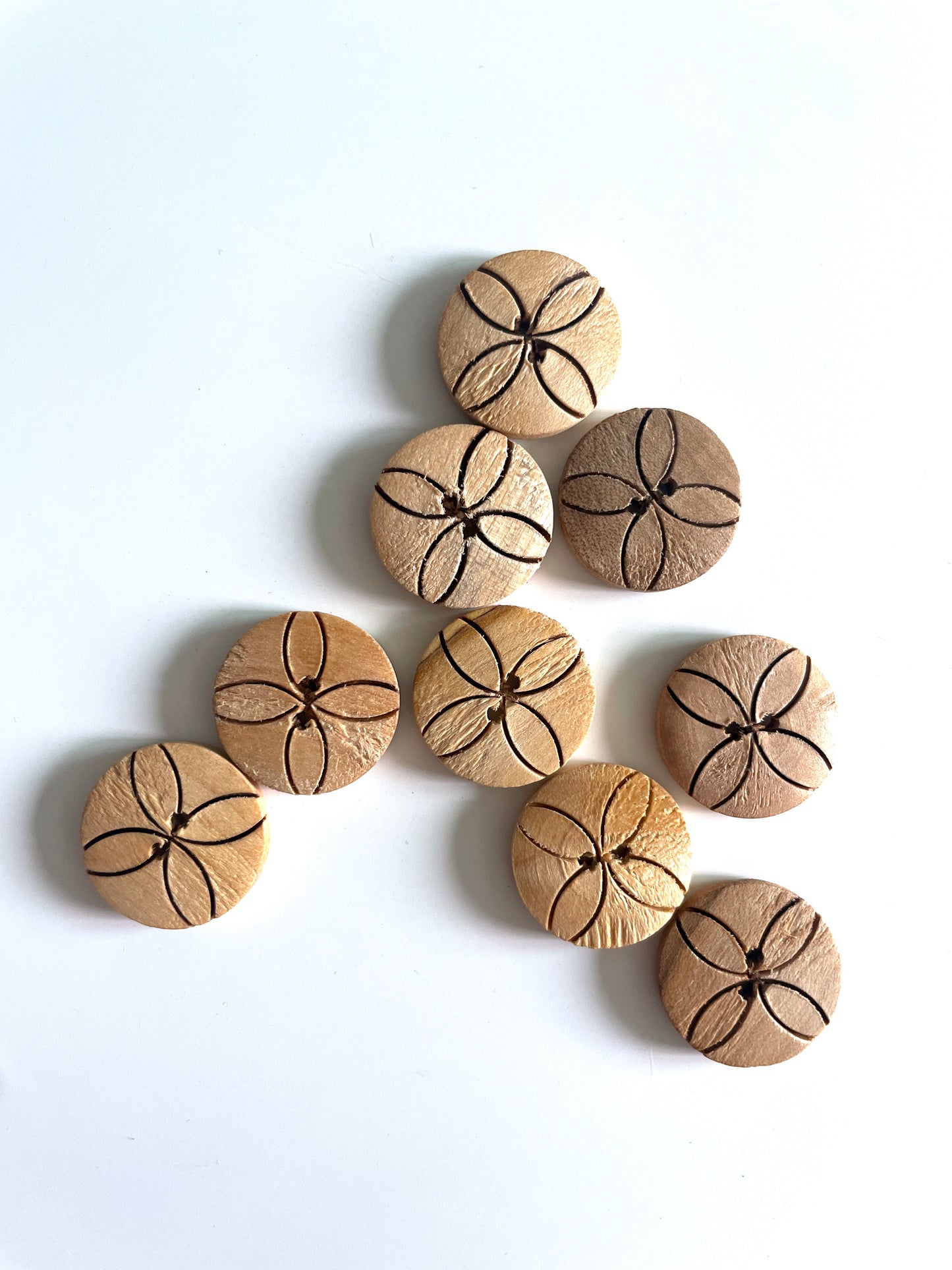 Wooden Buttons -pack of 6 - WB095